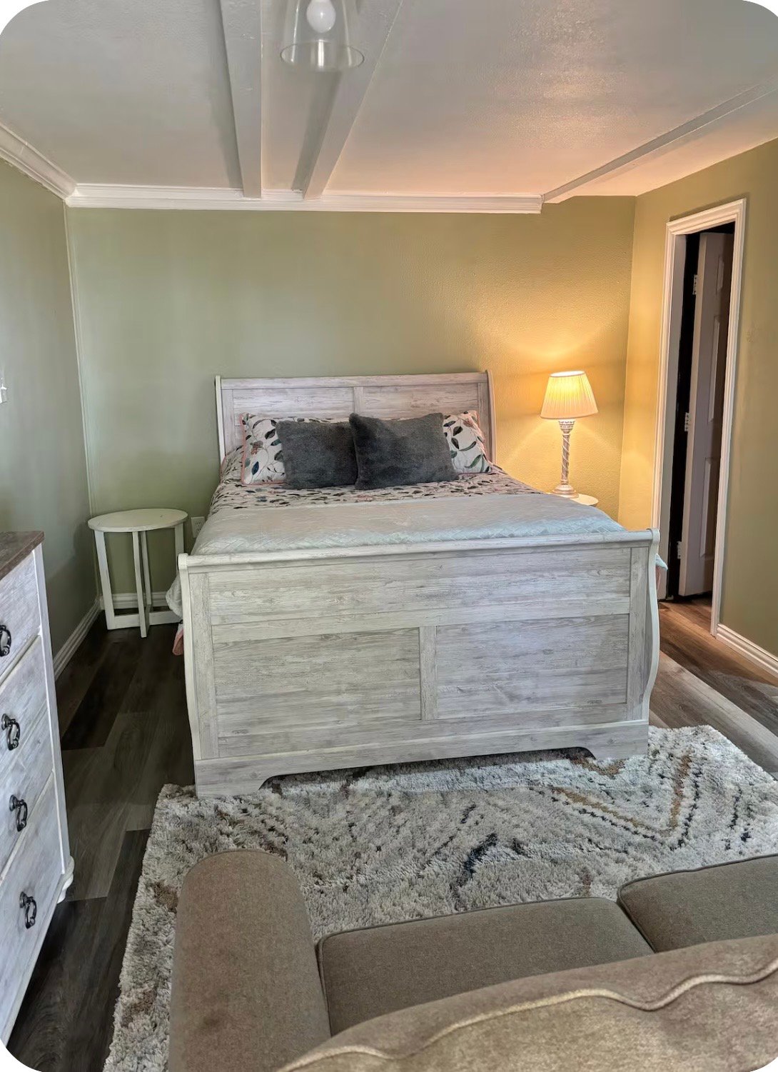Arlington Apartment: 214 Willis Ave