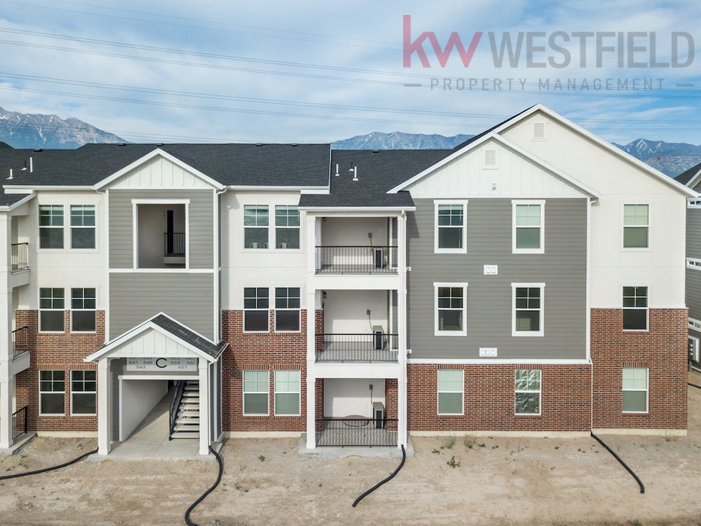 Vineyard Condo: 752 N 260 W