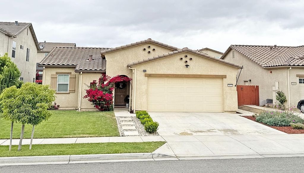 Soledad House: 1151 La Colina St