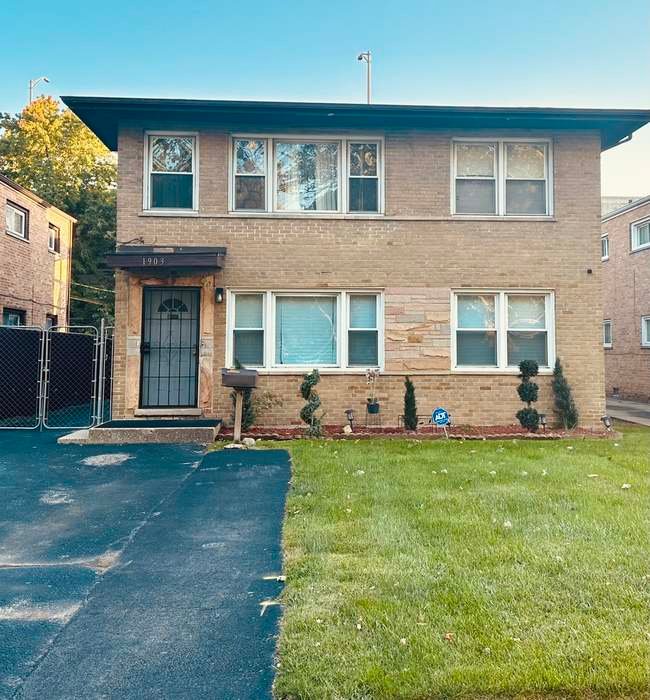 East Hazel Crest Apartment: 1903 171st Steet