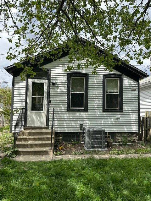 Milwaukee House: 310 W Scott St