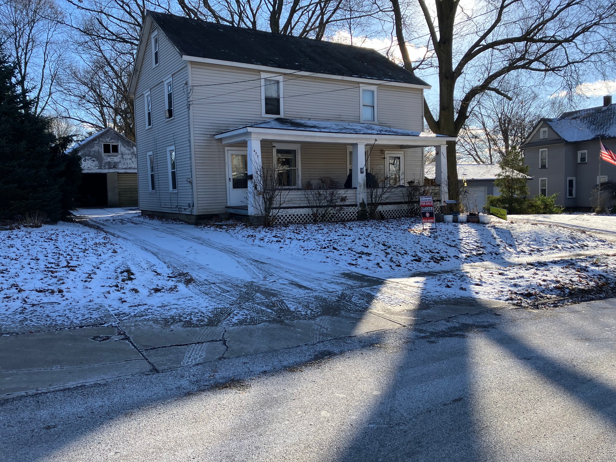 Salem Apartment: 677 E Euclid Ave