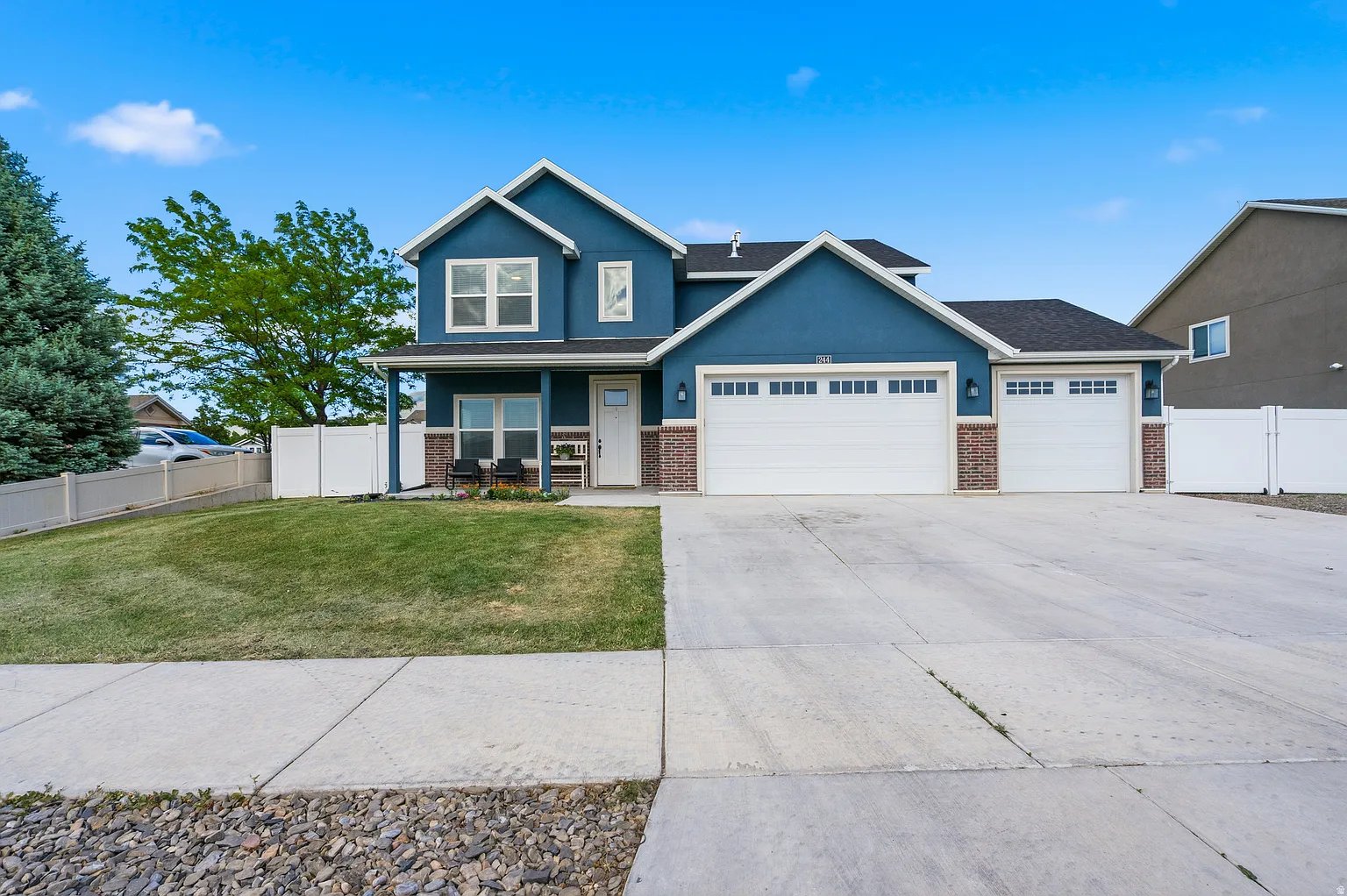Salem House: 244 N 200 E