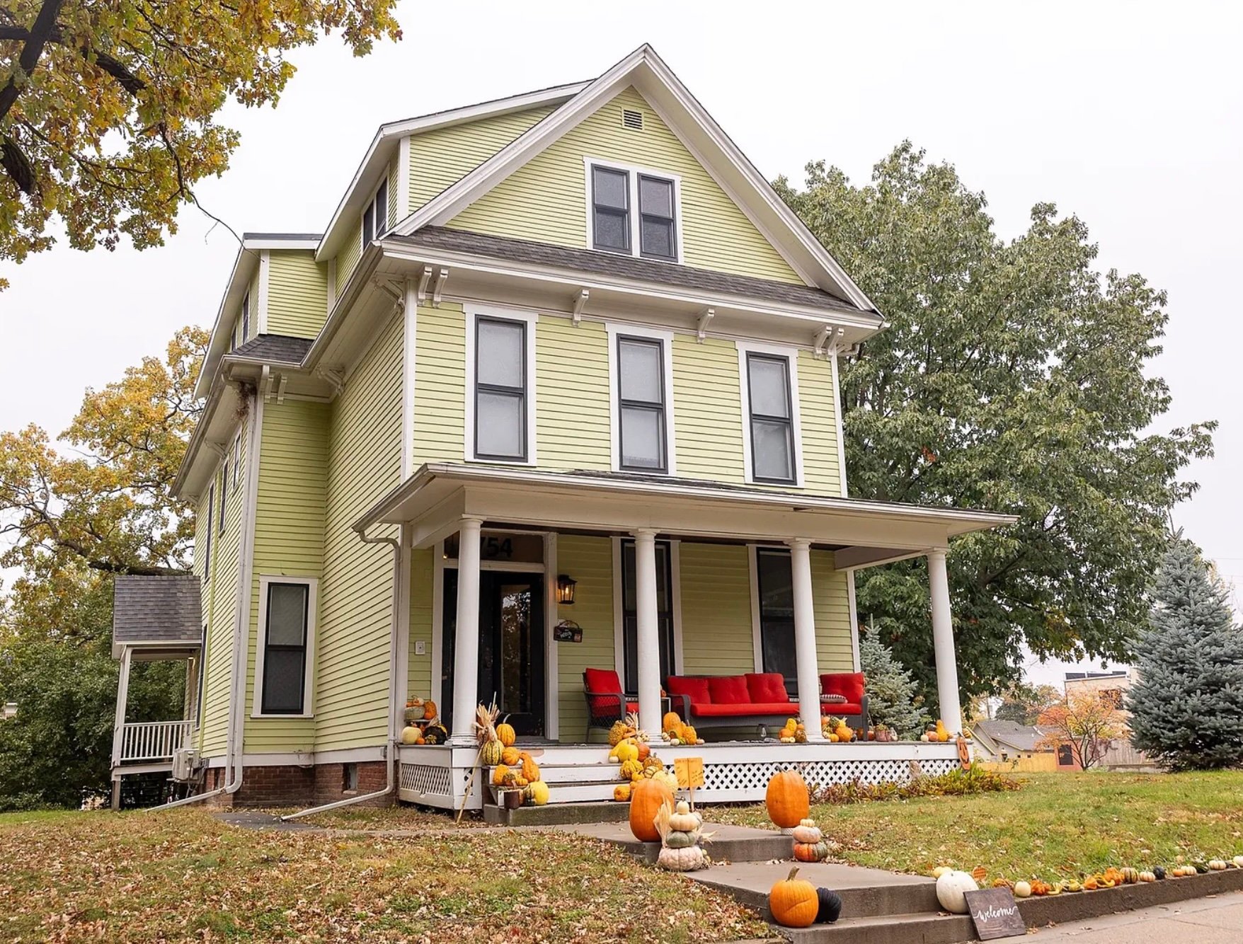 Des Moines Apartment: 754 19th St