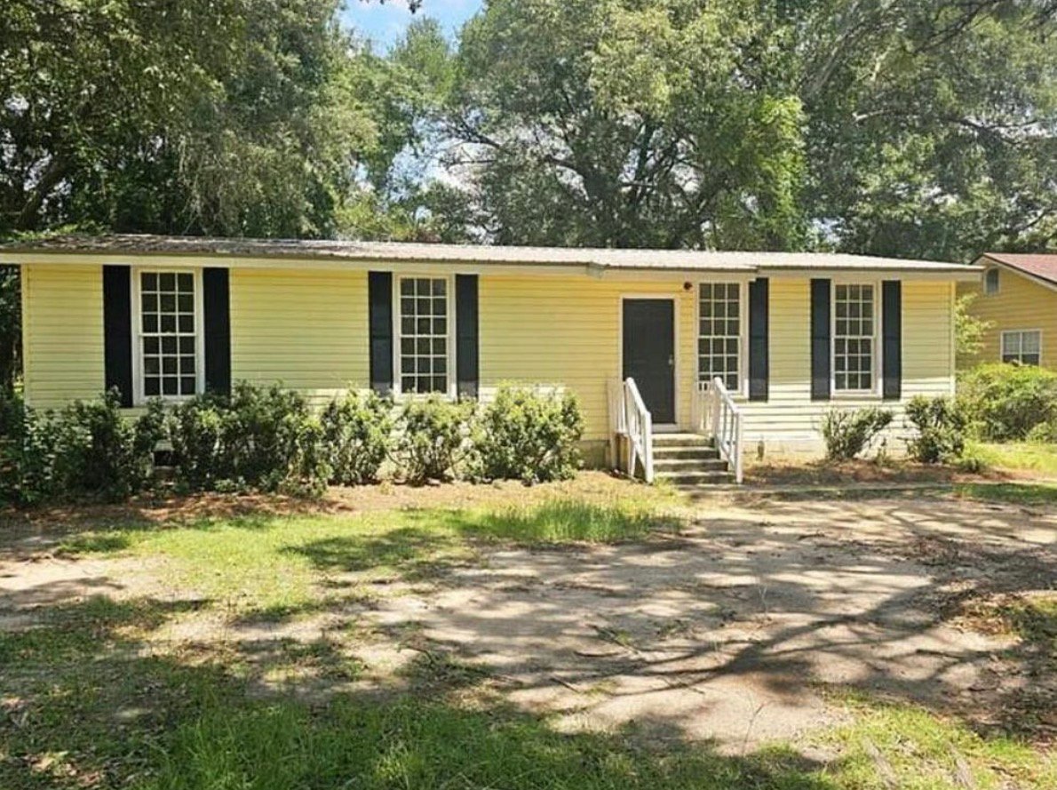 Albany House: 308 Forrestal Lane