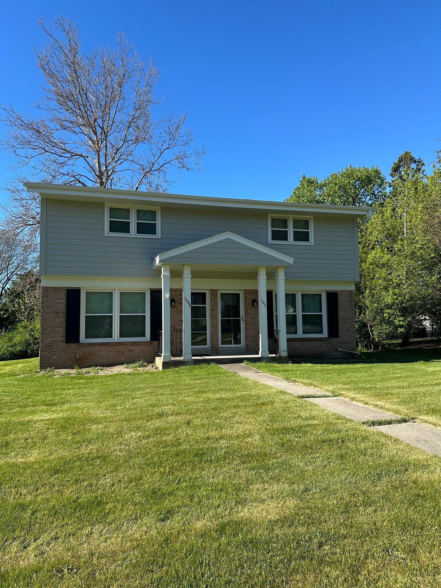 Brookfield Townhome: 18495 Pleasant St