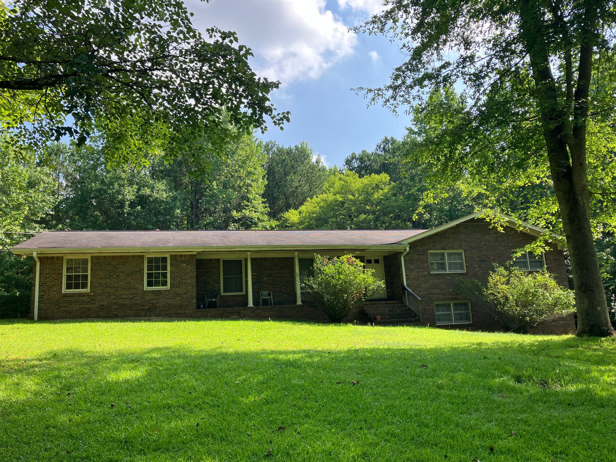 Sugar Hill House: 944 Old Cumming Rd