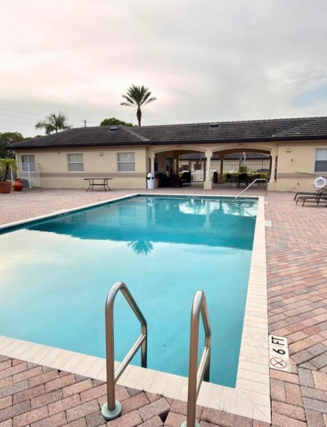 Wellington Condo: 2080 Greenview Shores Blvd