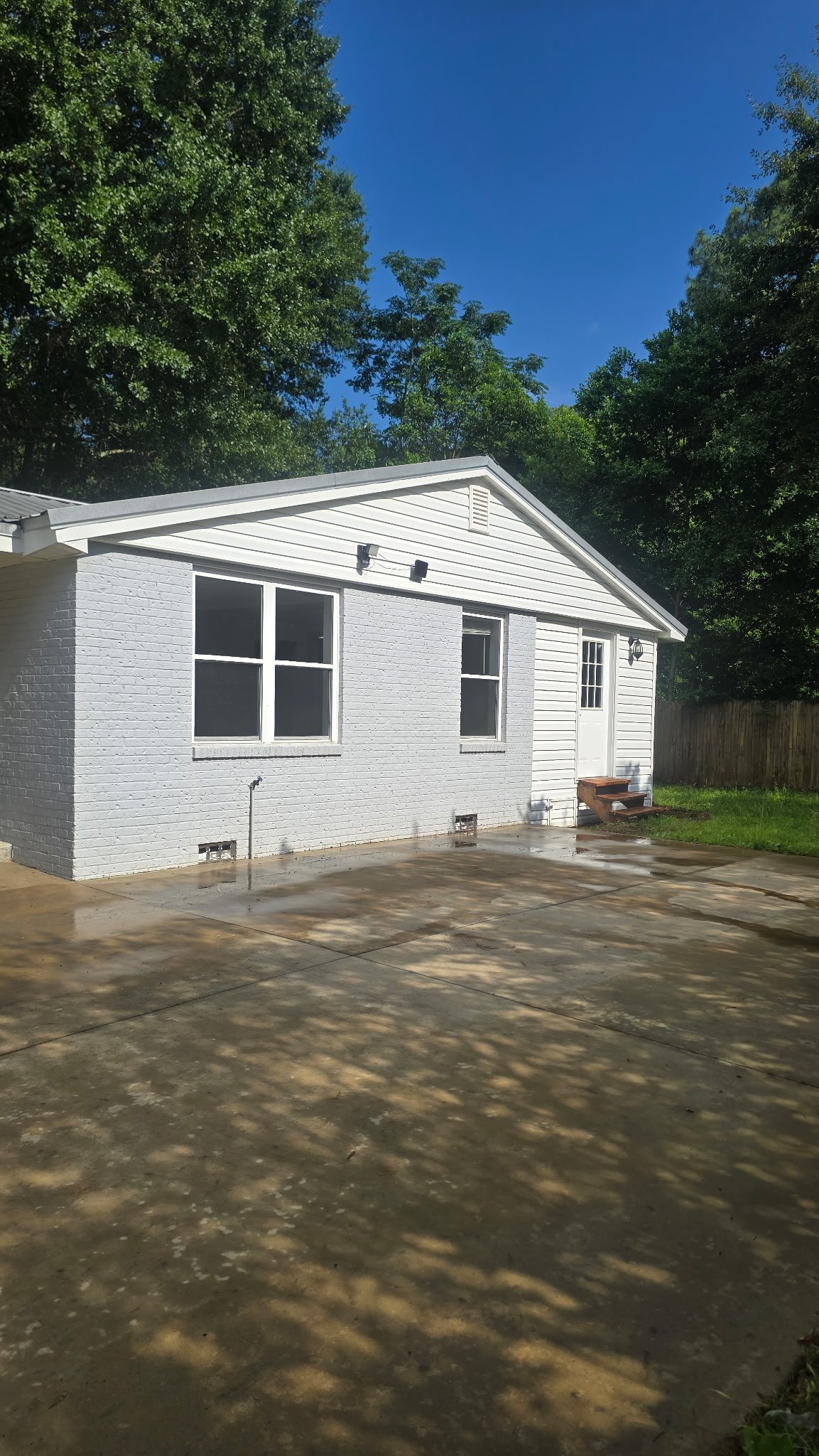 Enterprise House: 202 Law Ave