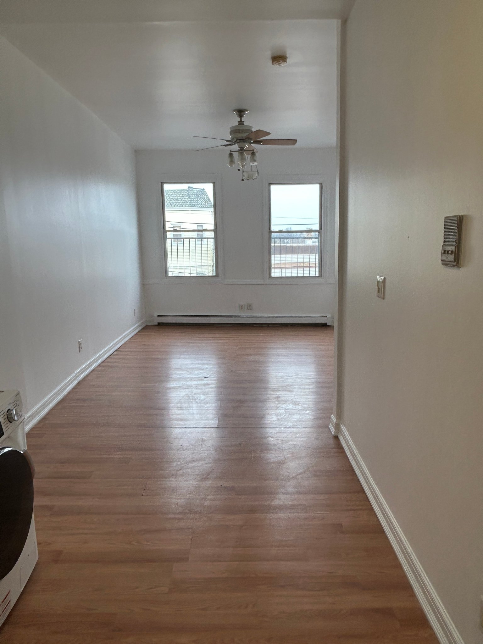 Kerny Apartment: 150 Midland Ave