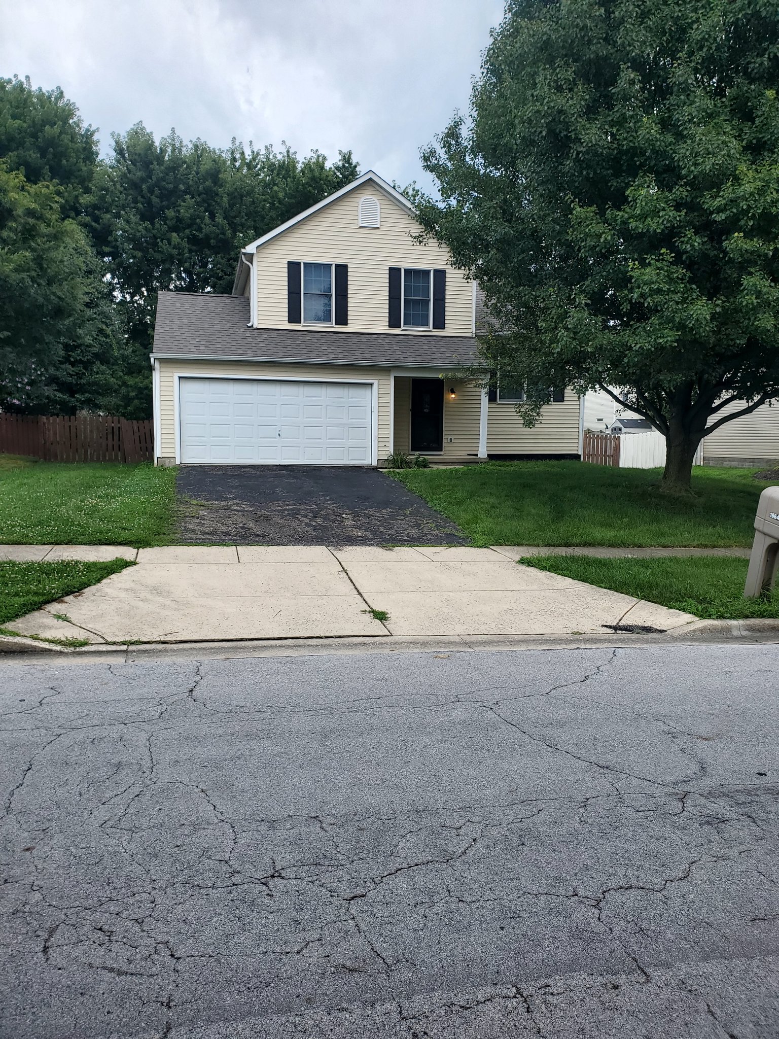 Lancaster House: 1864 Pine Grove Pl