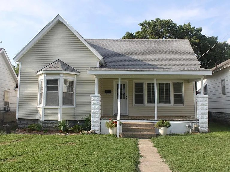 Pittsburg House: 808 West 4th Street