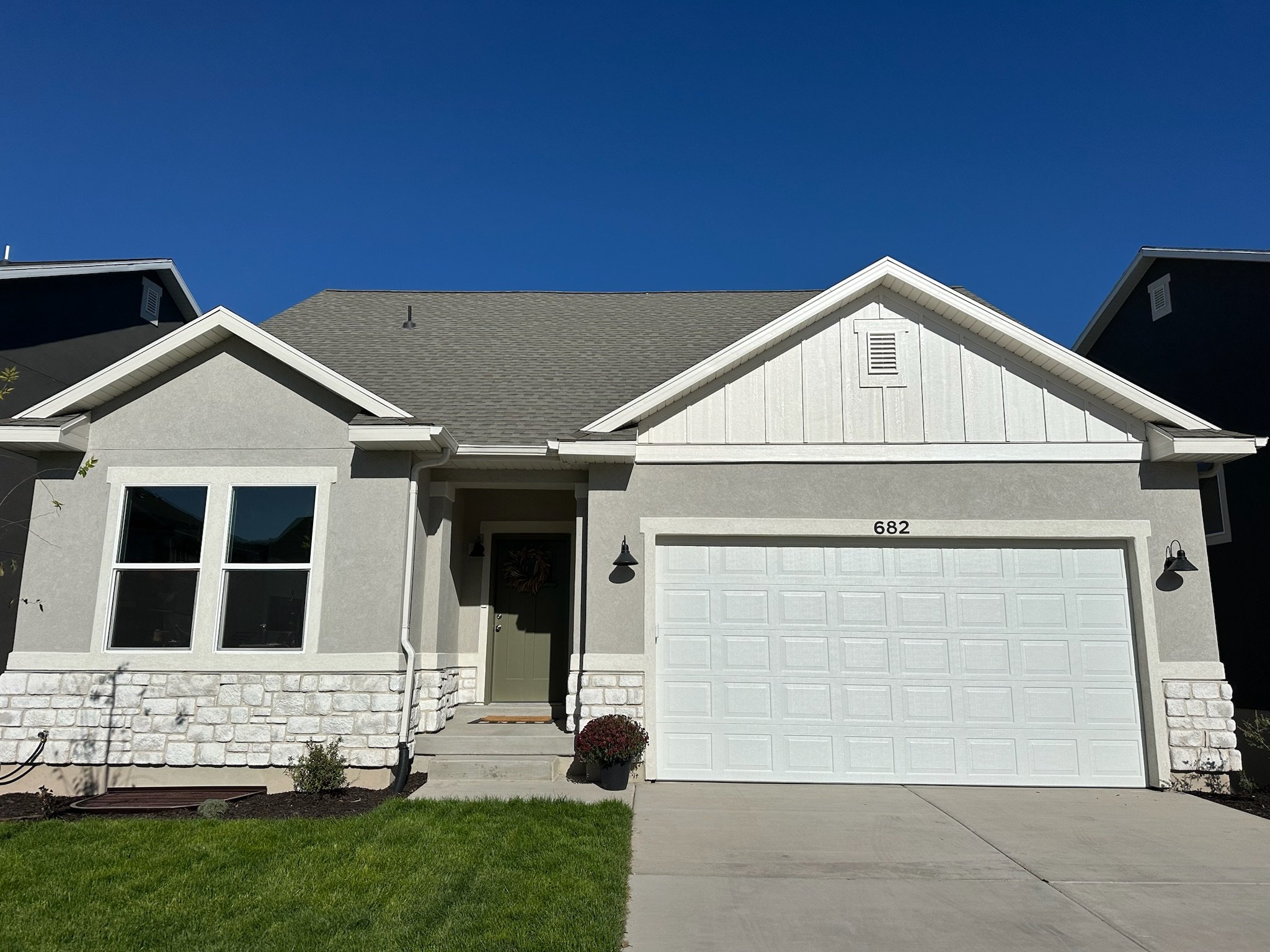 Saratoga Springs House: 682 N Bennedict Dr