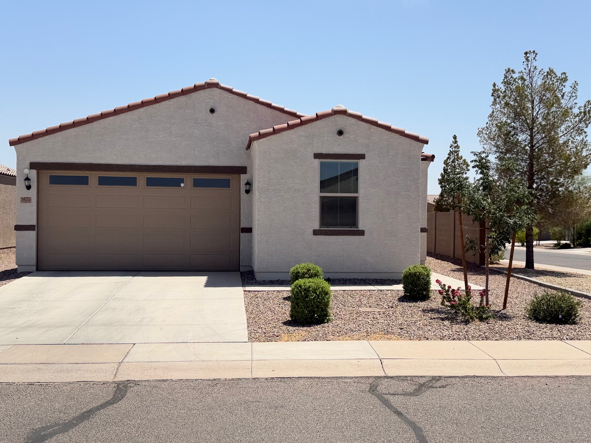 Coolidge House: 1675 W Pima Ave
