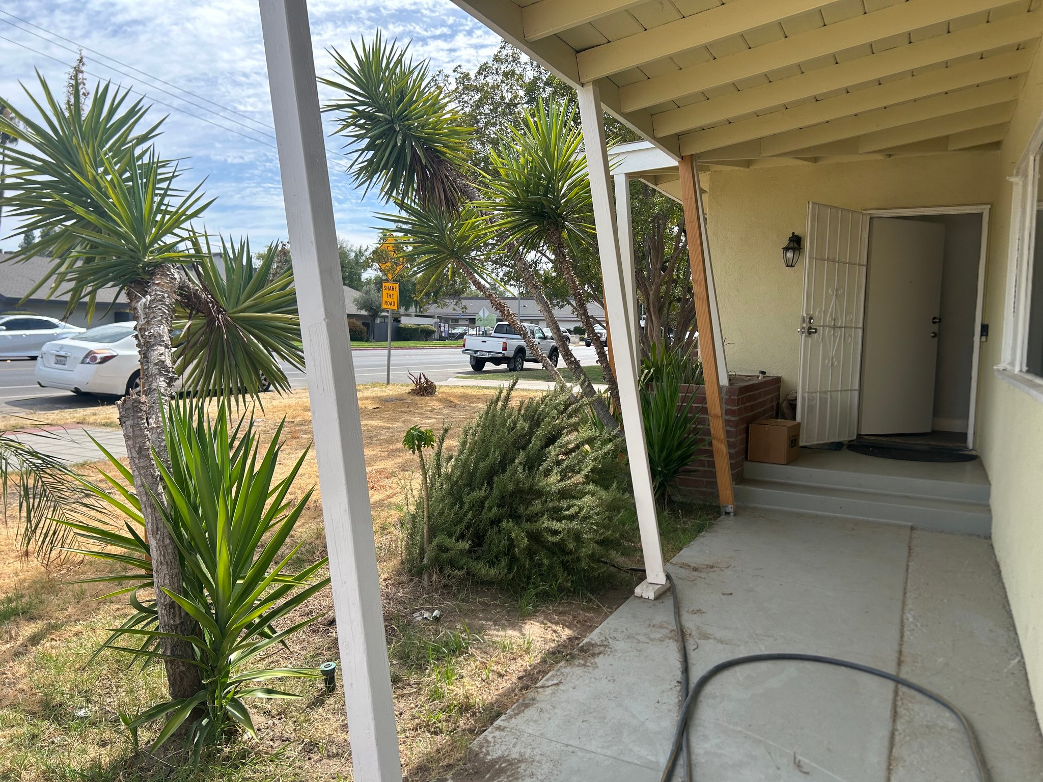 Fresno House: 3233 E Dakota Ave
