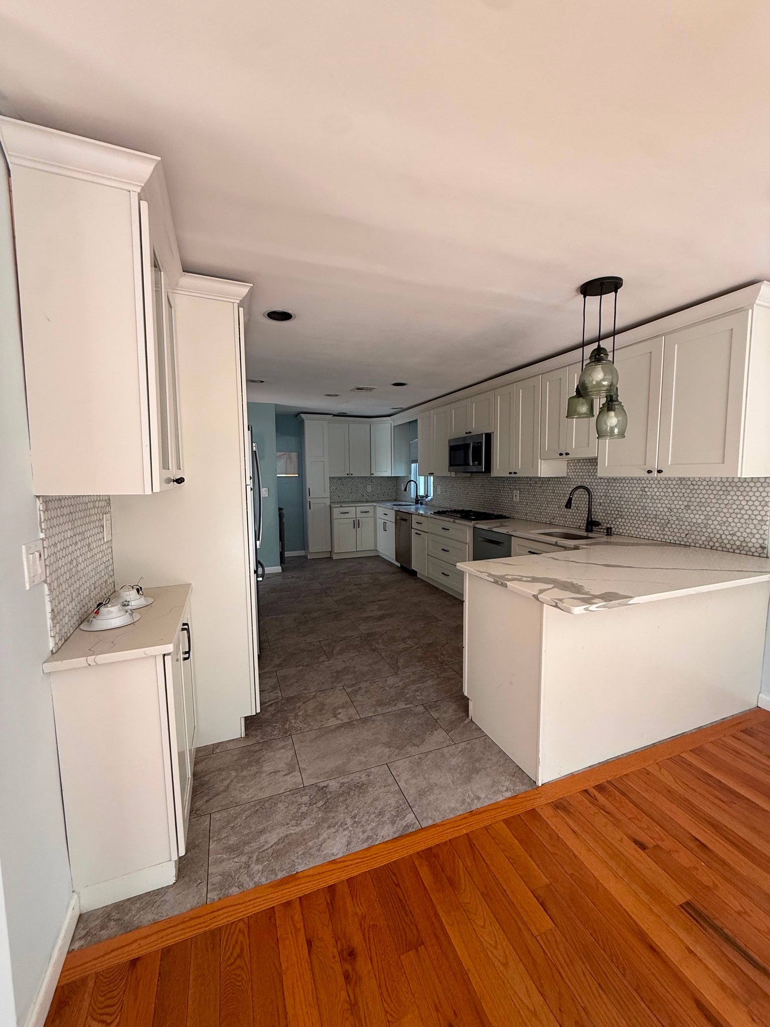 Teaneck House: 768 Dearborn St