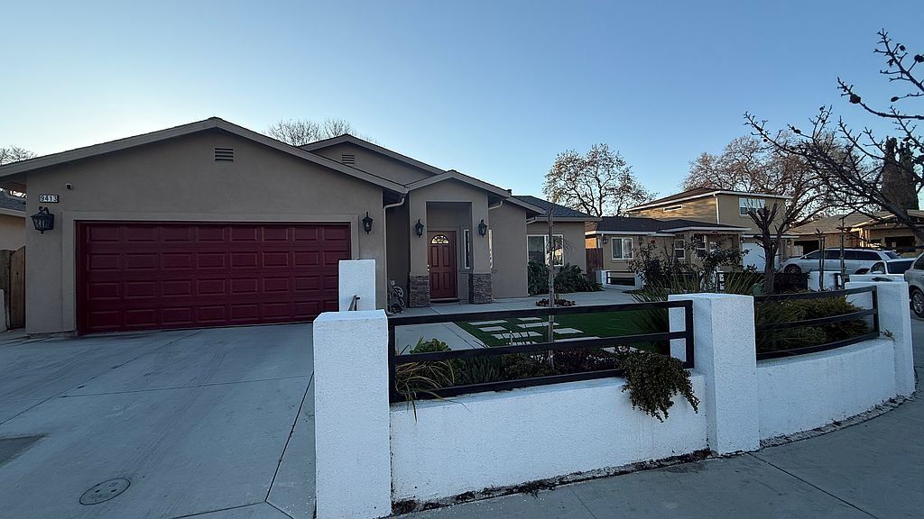 Stockton House: 9413 Carter Ct