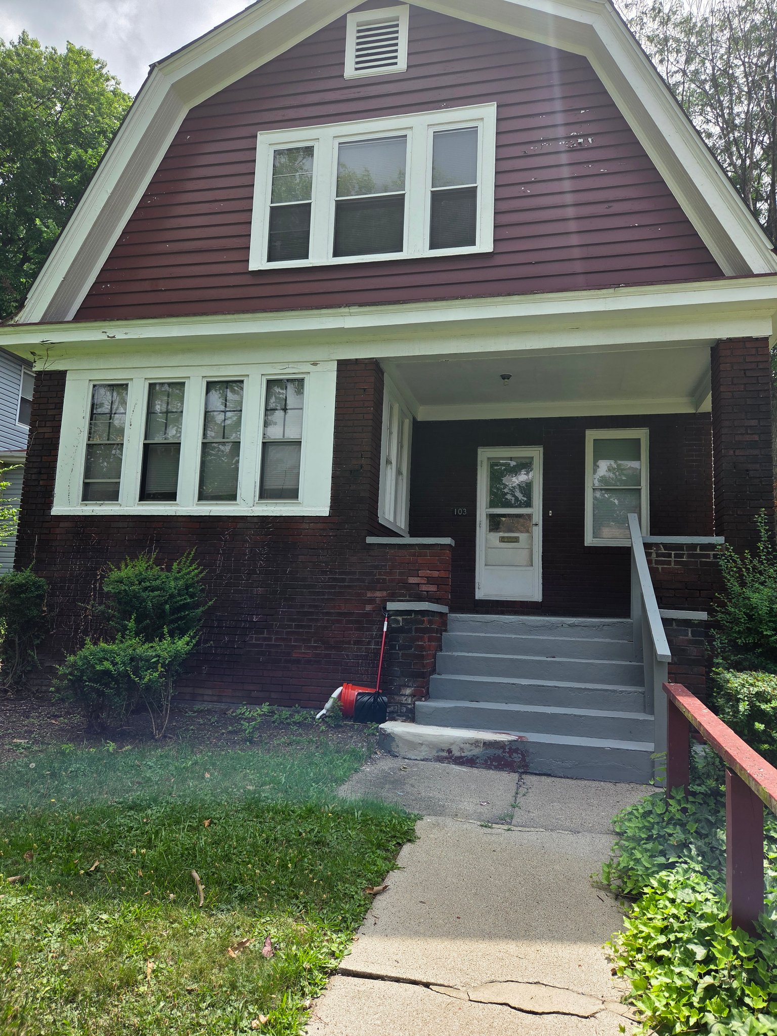 Bellevue House: 103 South Euclid Avenue