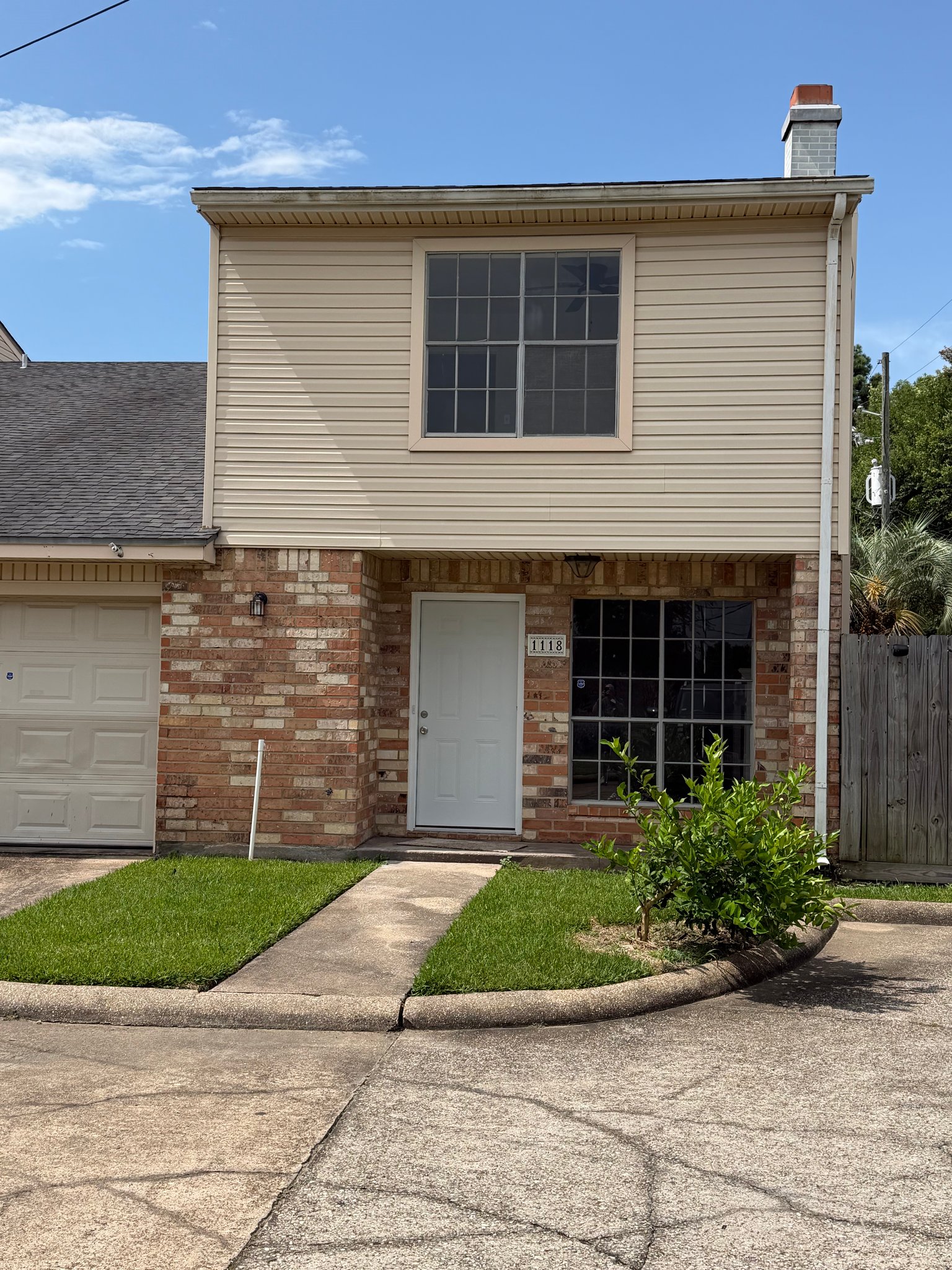 Beaumont Townhome: 1118 Sunmeadow