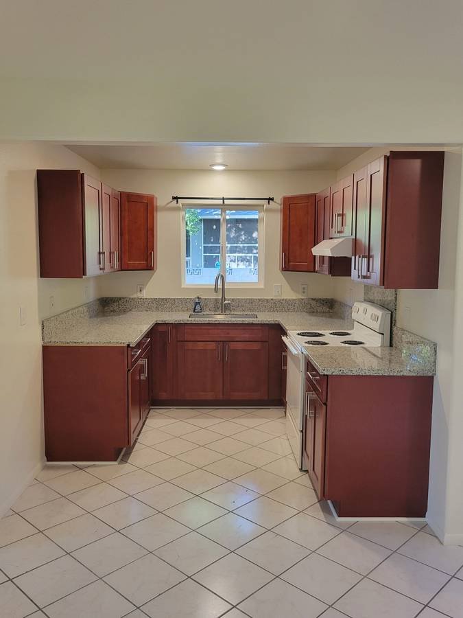 KIHEI House: 310 HUMUPEA ST