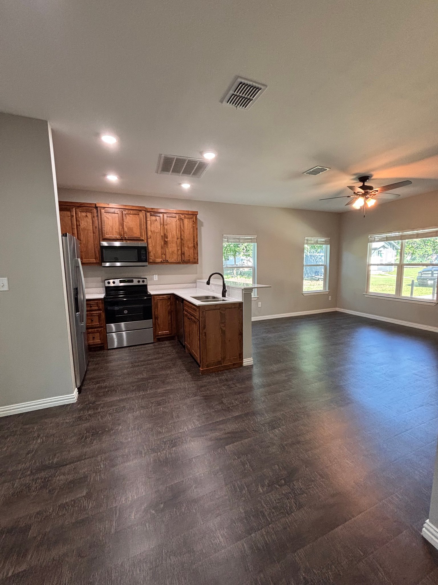 Stephenville Townhome: 1136 W Shirley St