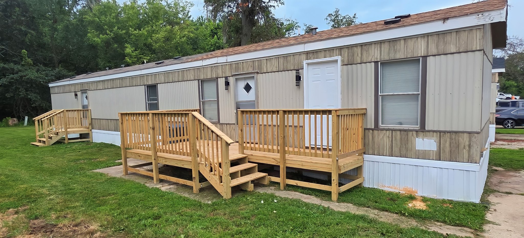 Centralia House: 90 Deerwood Park