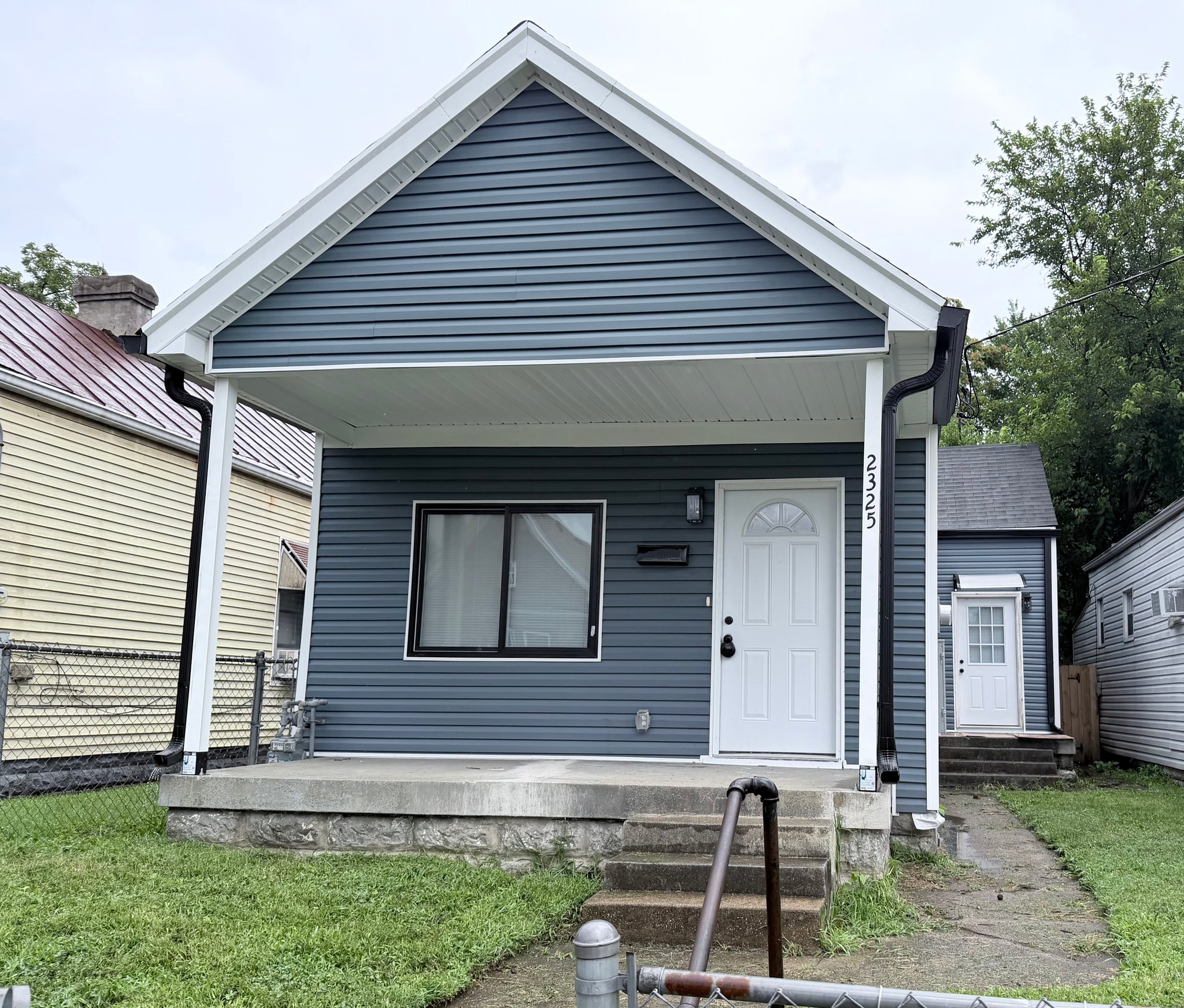 Louisville House: 2325 Woodland Ave.