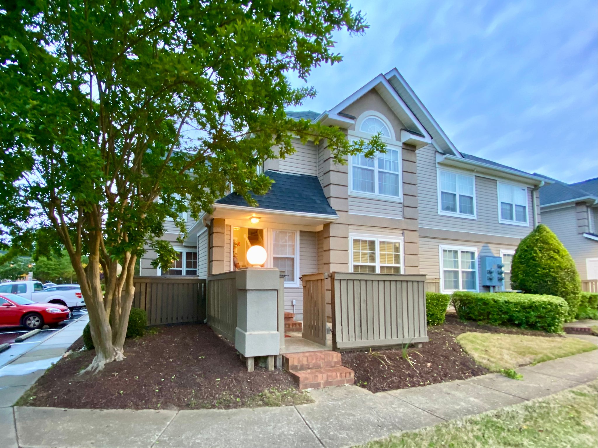 Williamsburg Condo: 1110 Queens Crossing