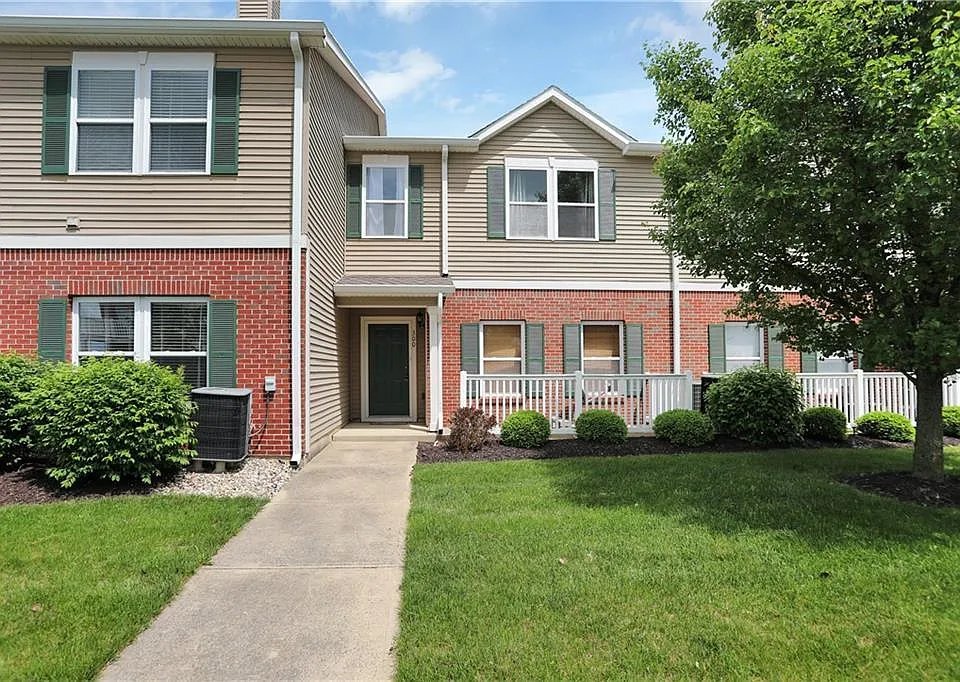 Fishers Condo: 13415 White Granite Dr