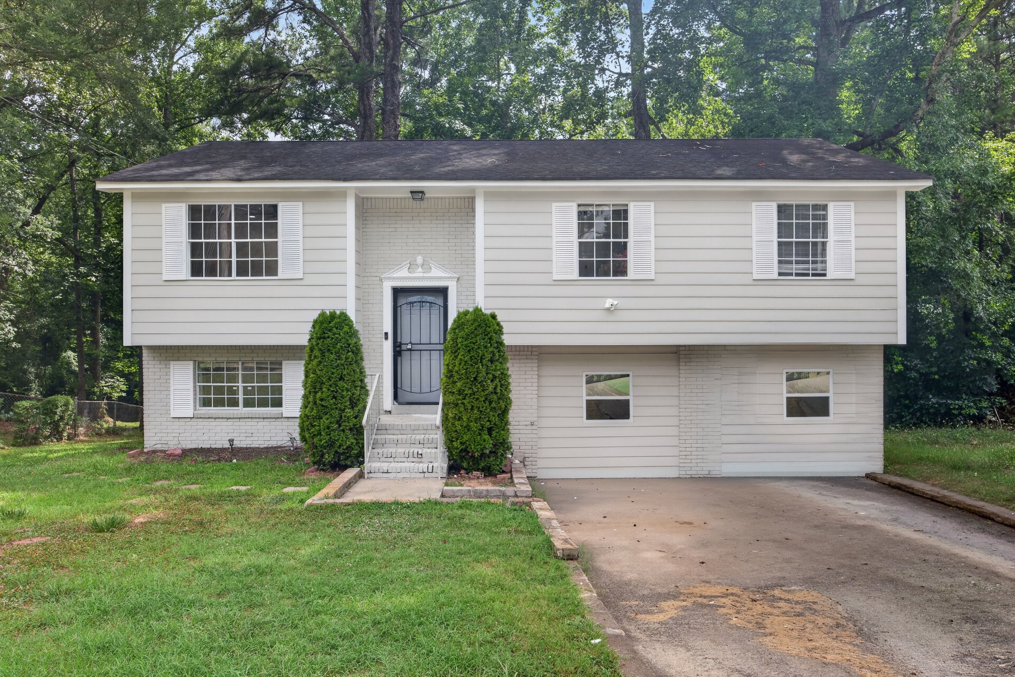 Covington House: 9175 Settlers Grove Road