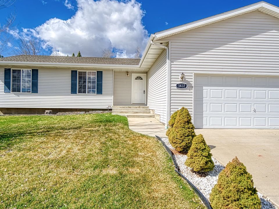 Gillette House: 1437 Beaver Dr