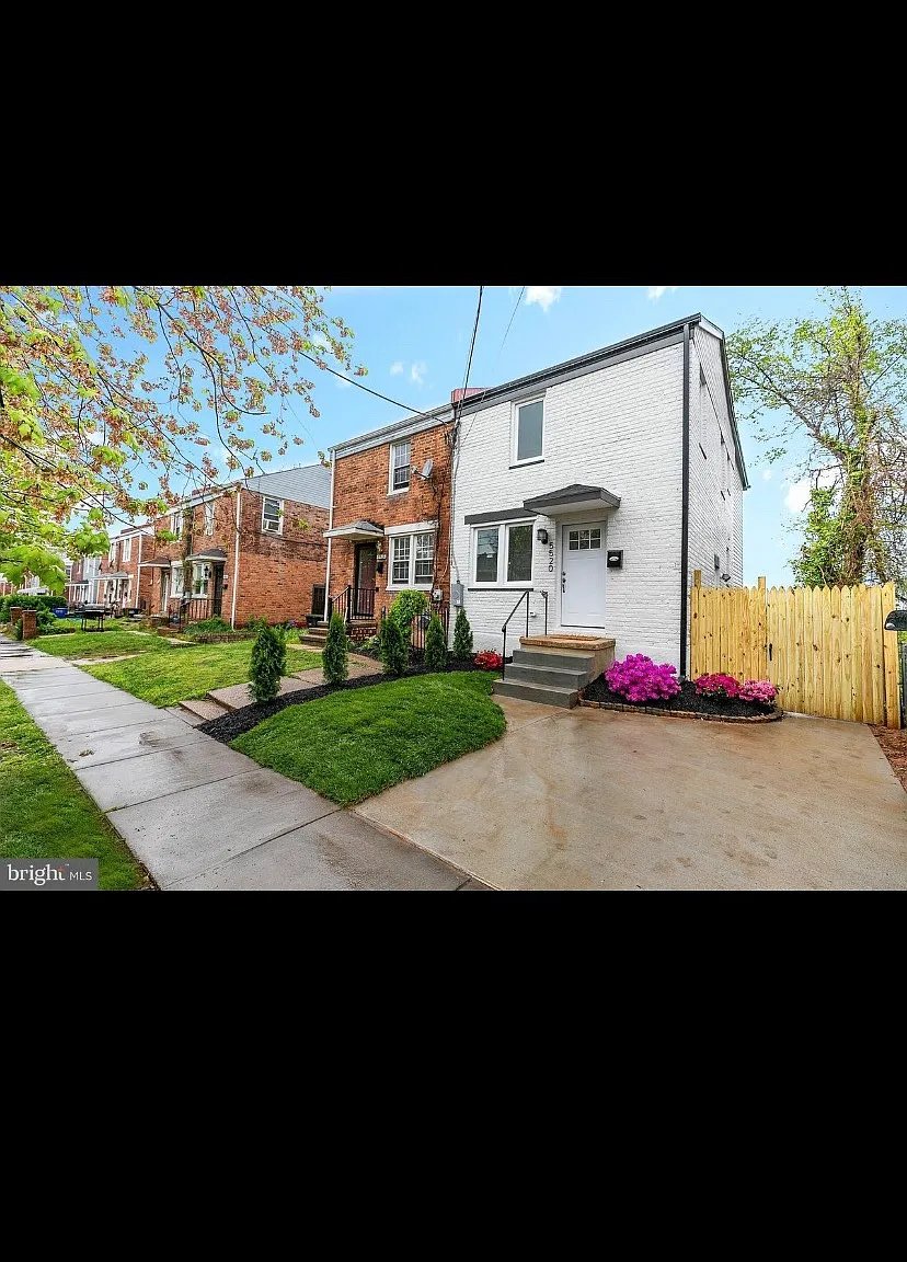 Washington Townhome: 5520 B Street SE