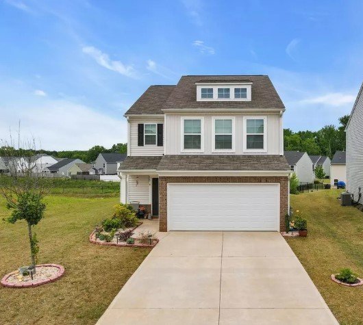 Greenville House: 211 Whittier St