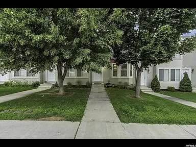 Payson Townhome: 985 E 100 S