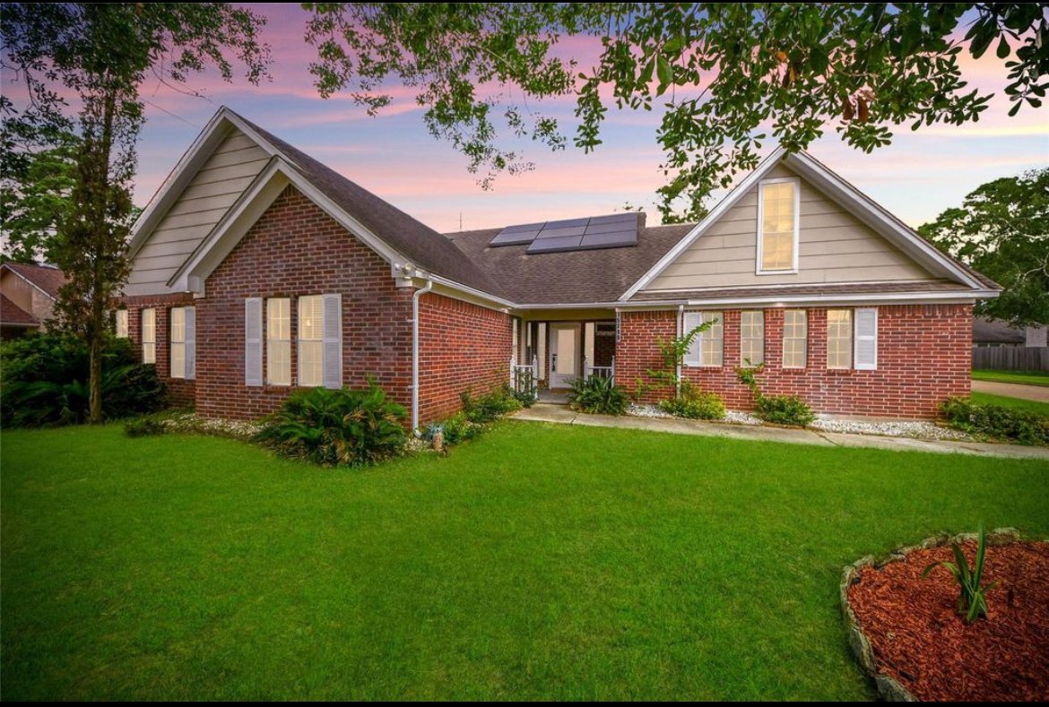 Houston House: 15719 Baytree Dr