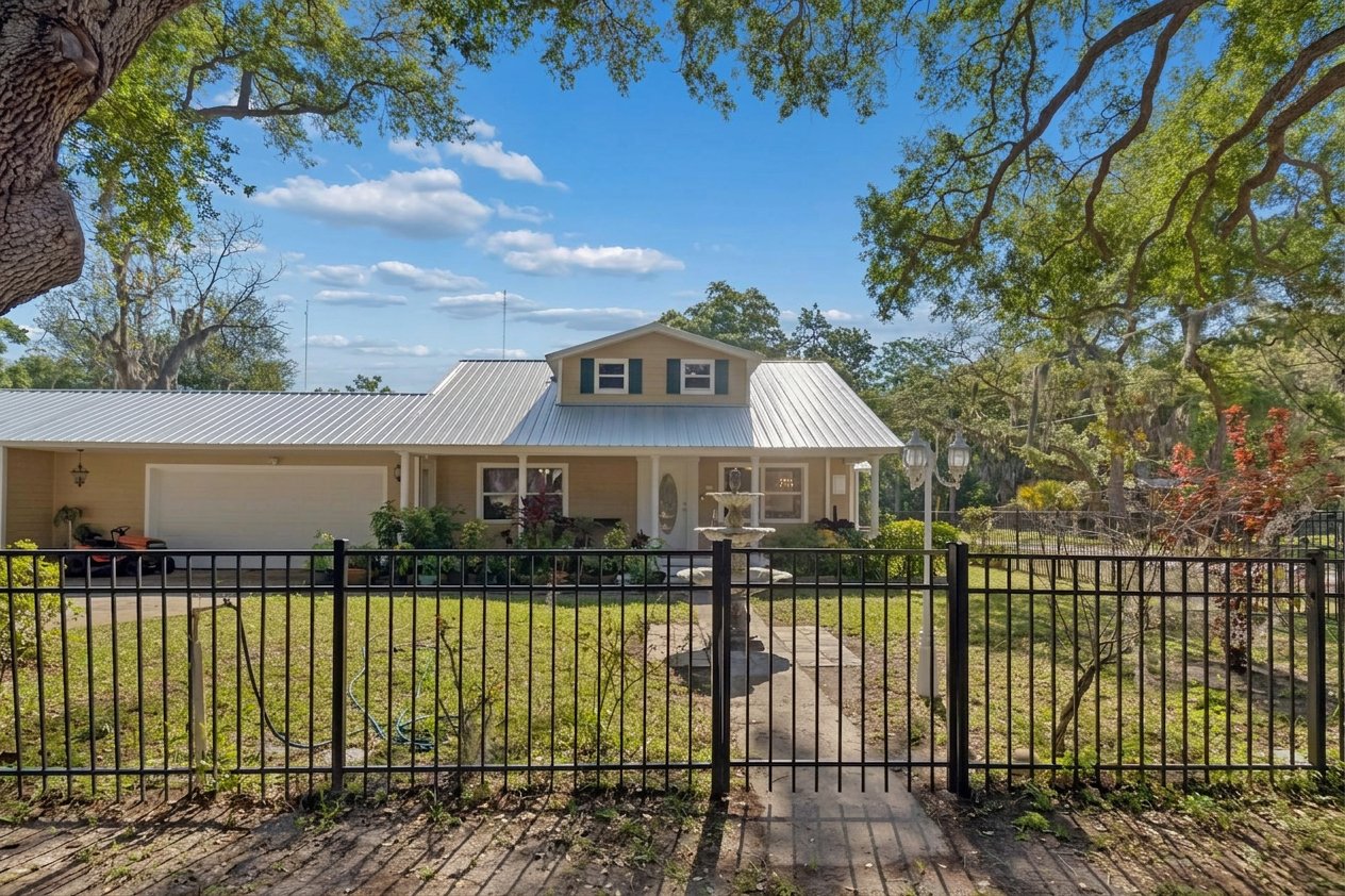 SAFETY HARBOR House: 734 Elm St