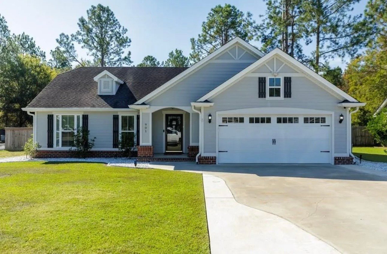 Hahira House: 901 Sugarberry Dr