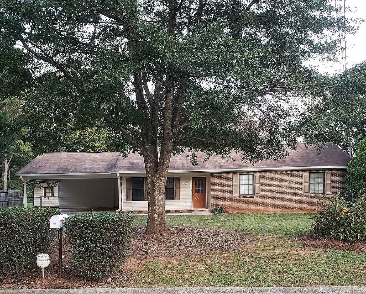 Stockbridge House: 107 Stillwater Rd