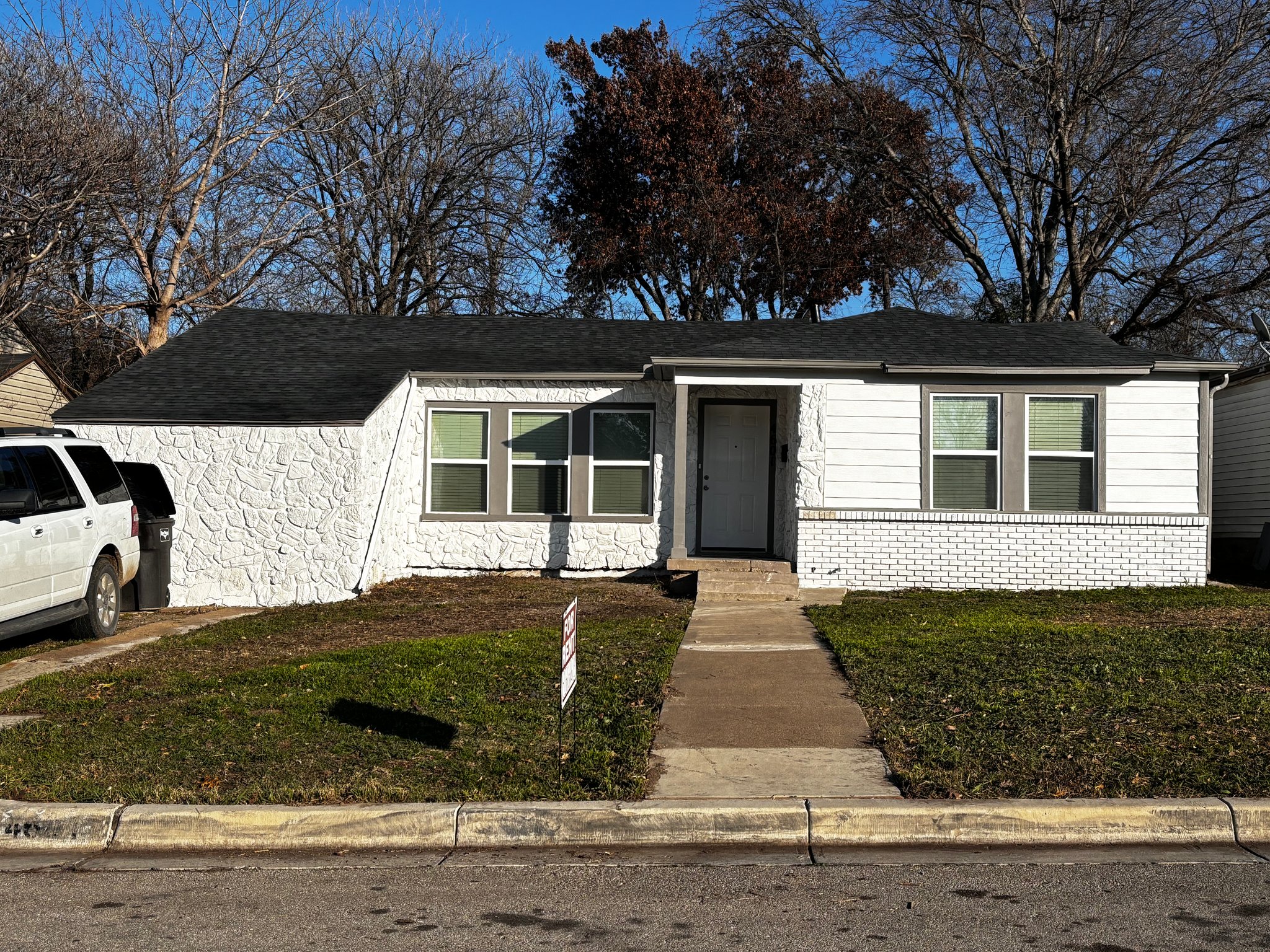 Fort Worth House: 4601 Harwen Terr