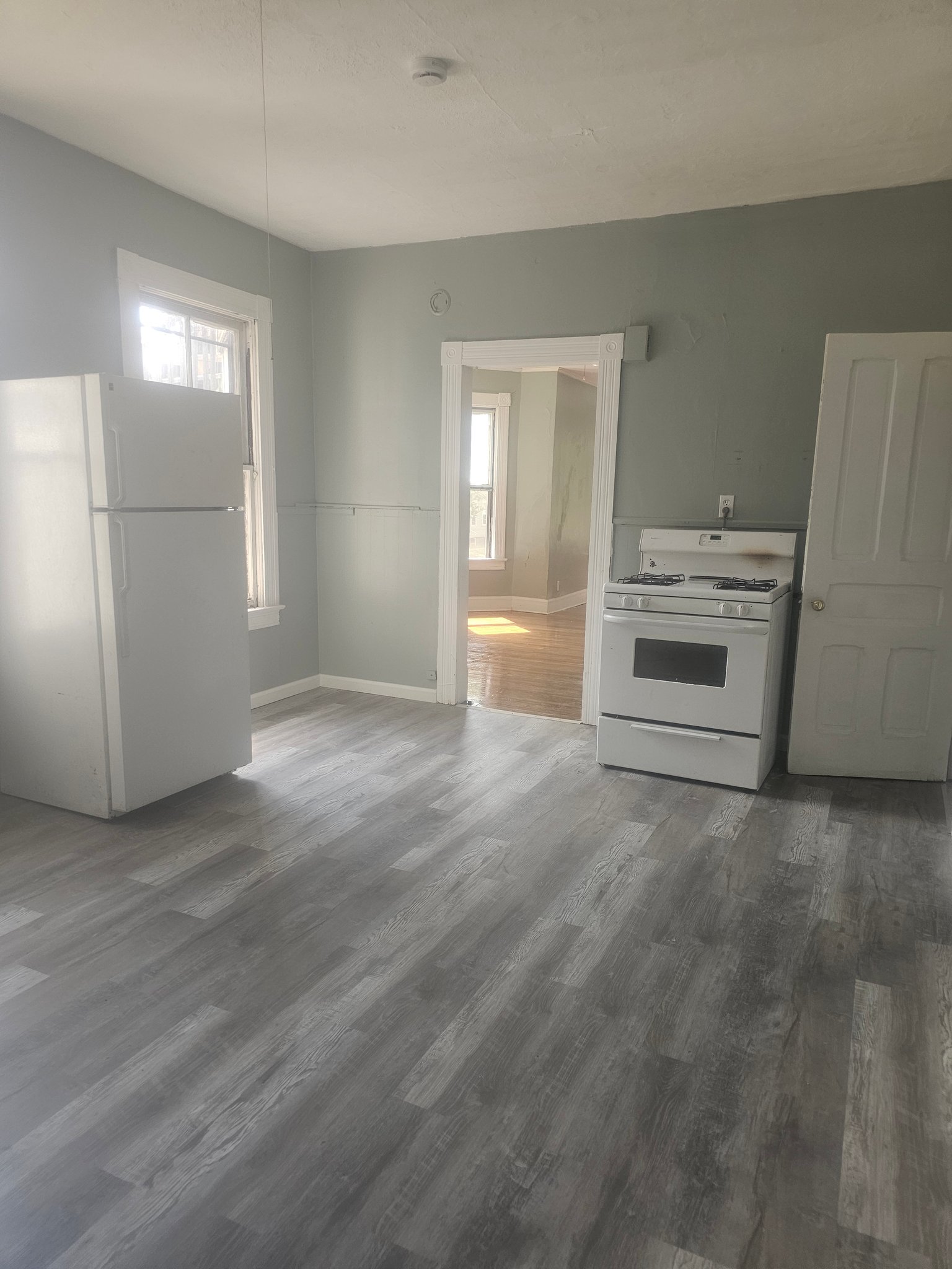 Willimantic Apartment: 233 Jackson St