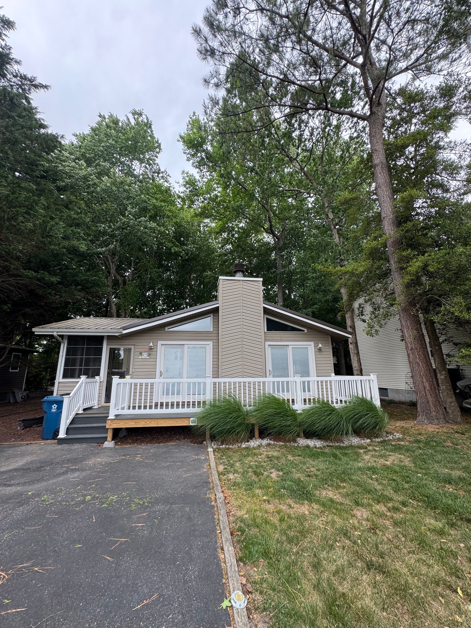Berlin House: 40 Sundial Cir