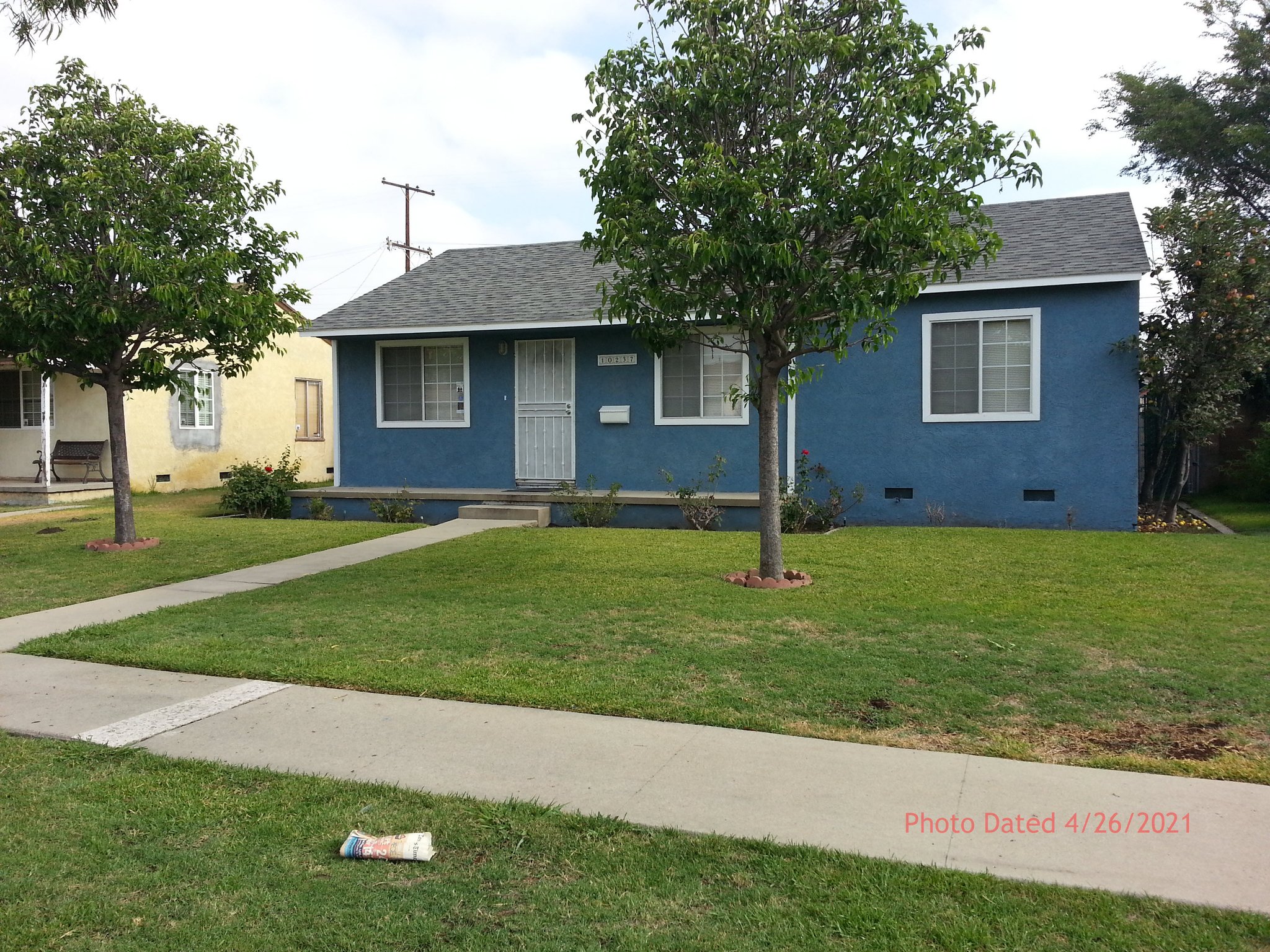 Bellflower House: 10237 Muroc St, Bellflower CA