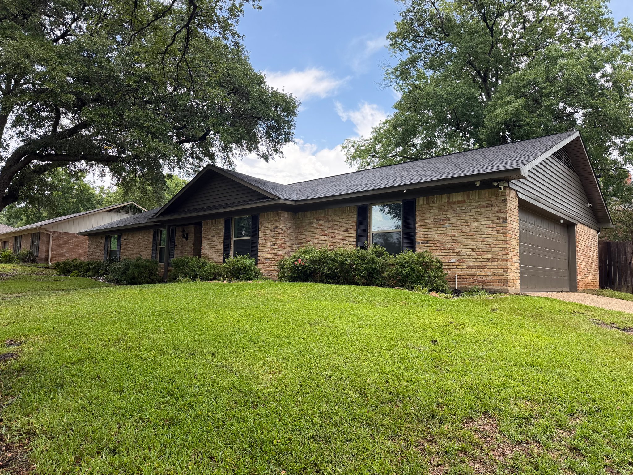 Tyler House: 3424 Glendale Dr
