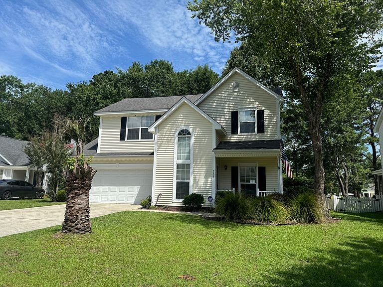 Mount Pleasant House: 258 Historic Dr