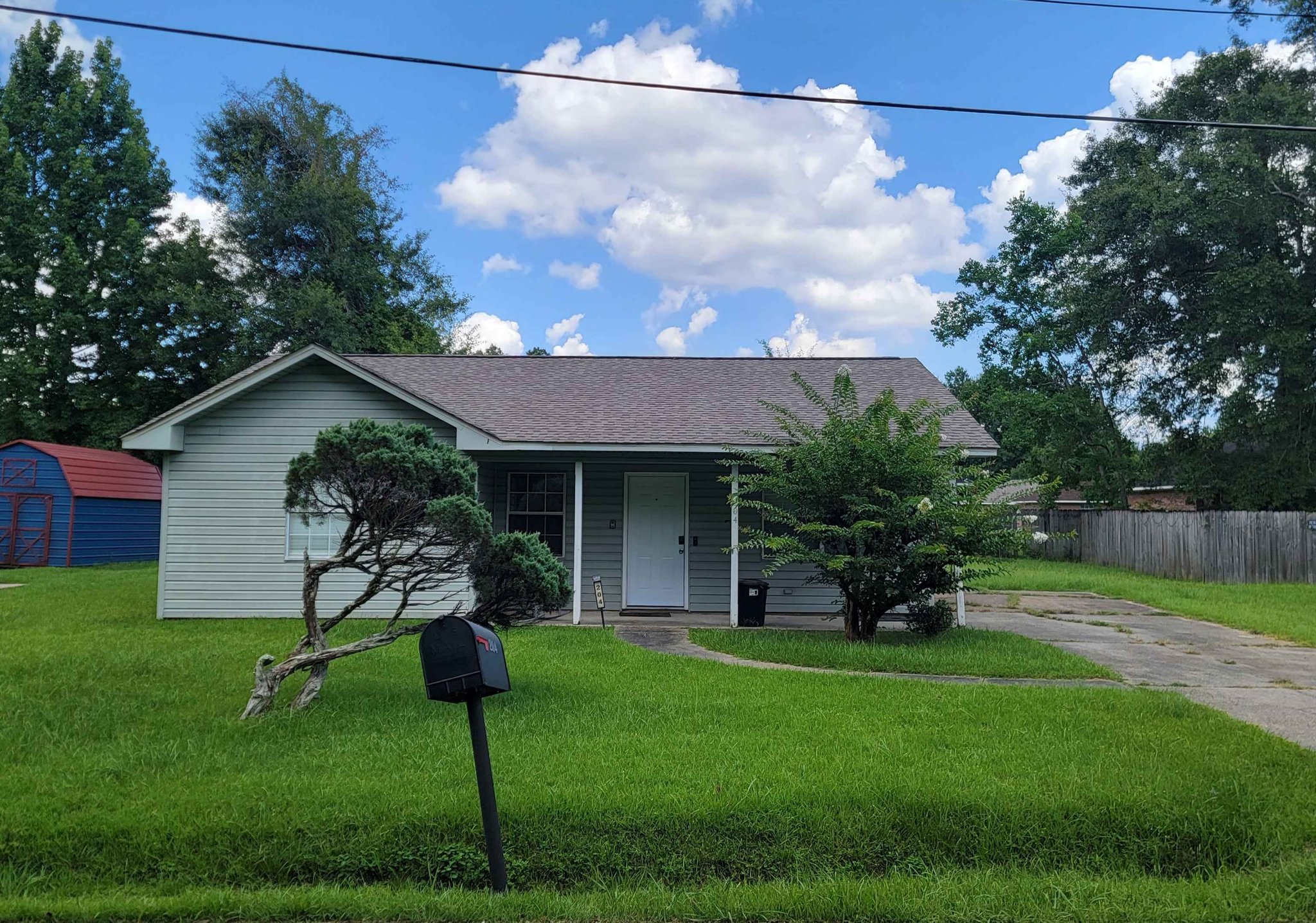 Hattiesburg House: 204 Reca St
