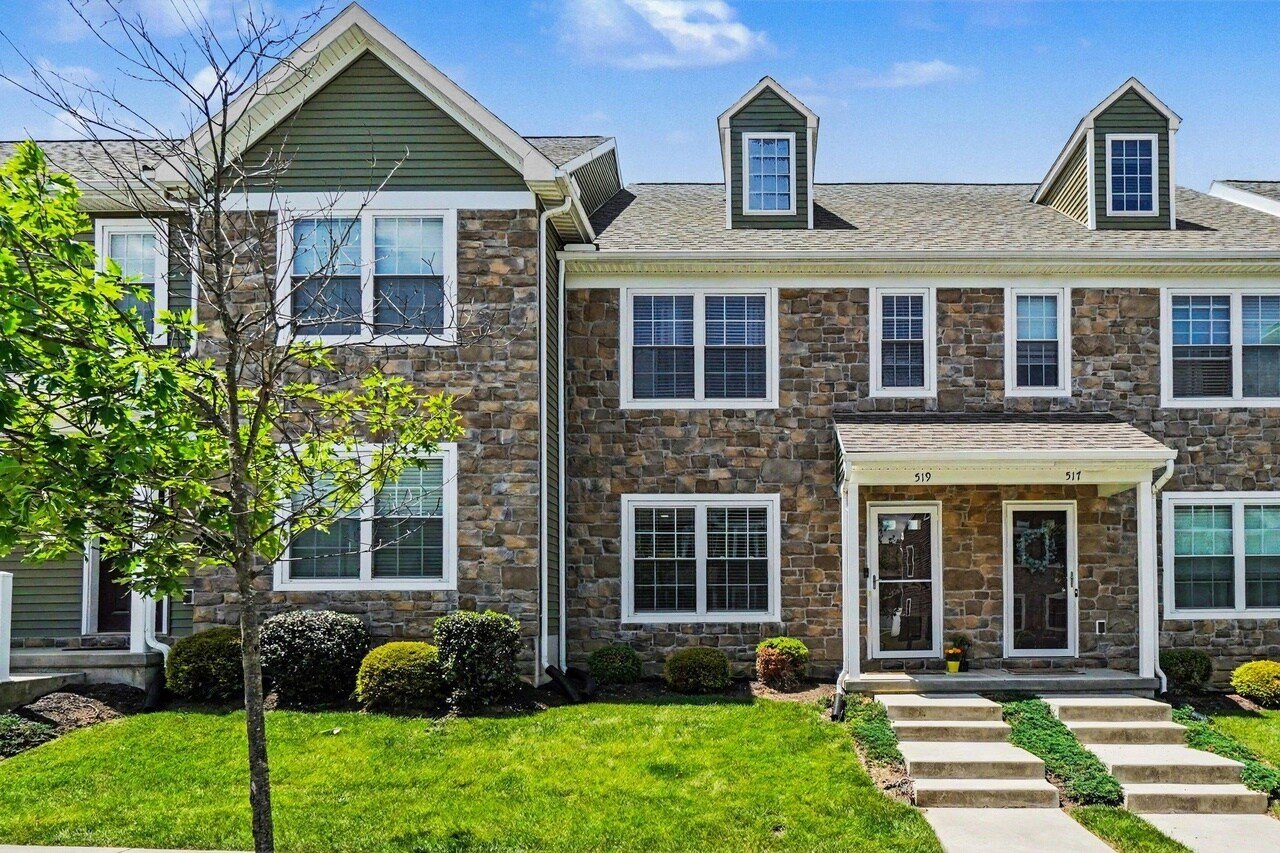 Lebanon Townhome: 519 Byler Circle