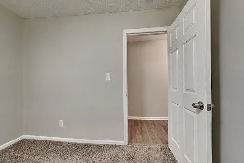Charleston Apartment: 350 Henslow Dr
