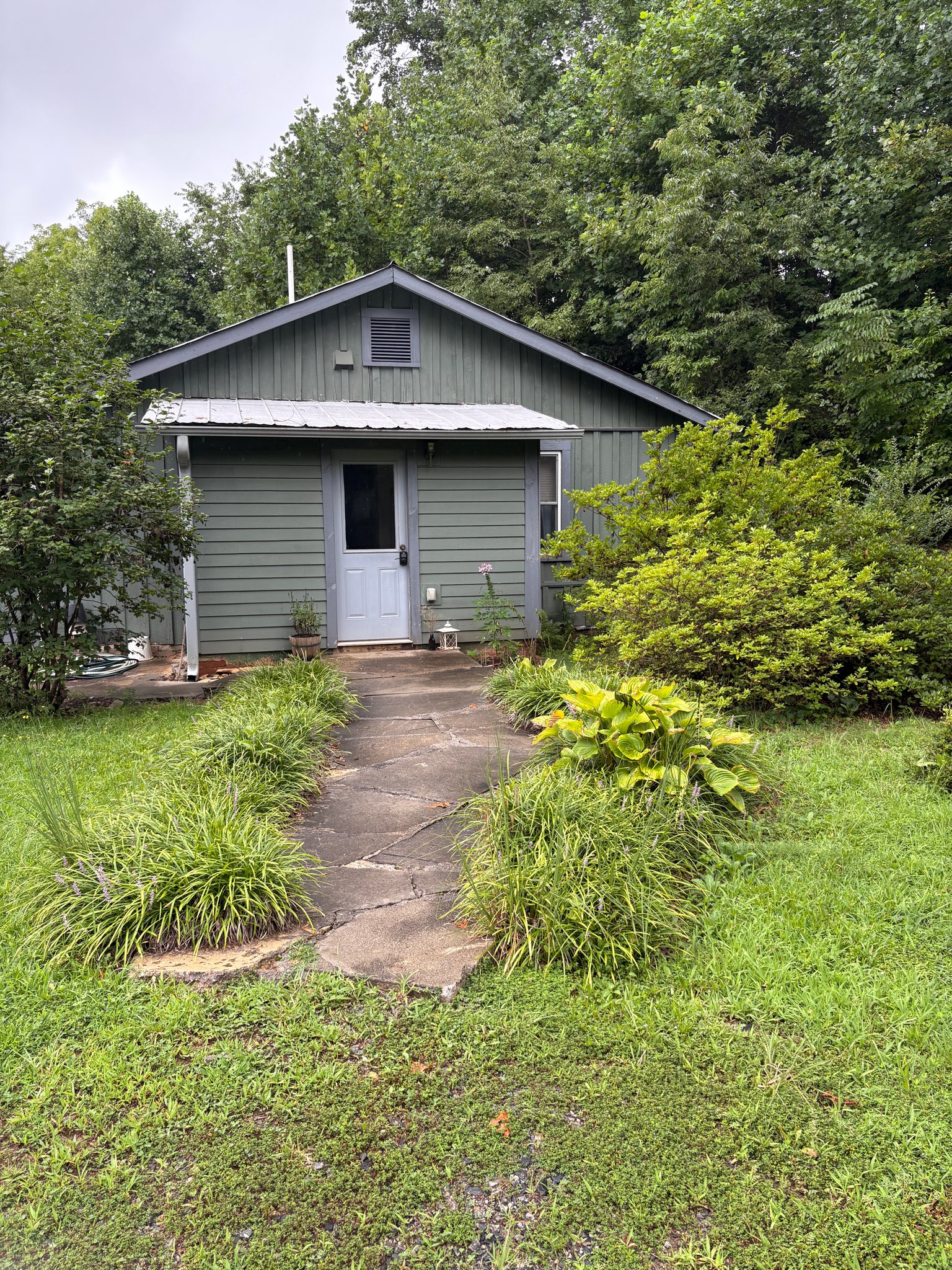 Pisgah Forest House: 3837 Old Hendersonville Hwy