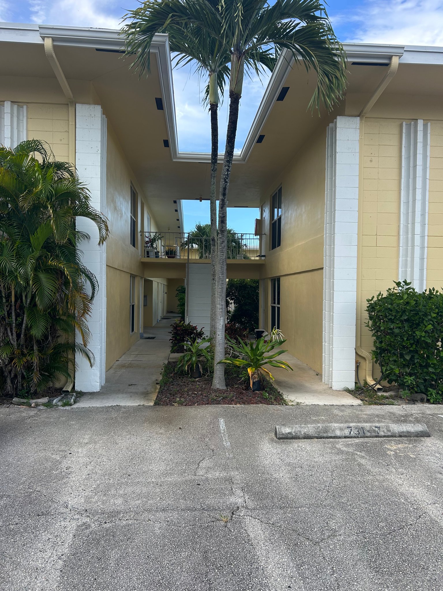 North Palm Beach Condo: 731 Hummingbird Way
