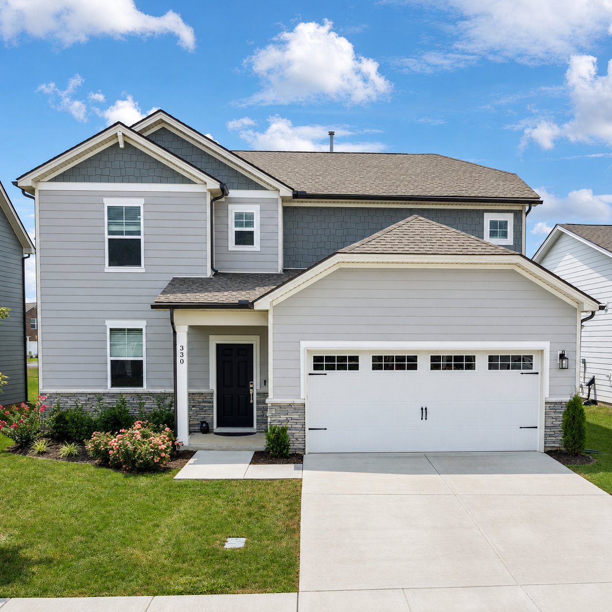 Lebanon House: 330 Ellis Ln